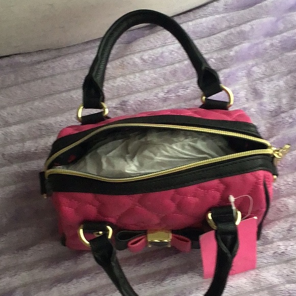 Betsey Johnson🩷🖤mini barrel purse - Picture 9 of 14